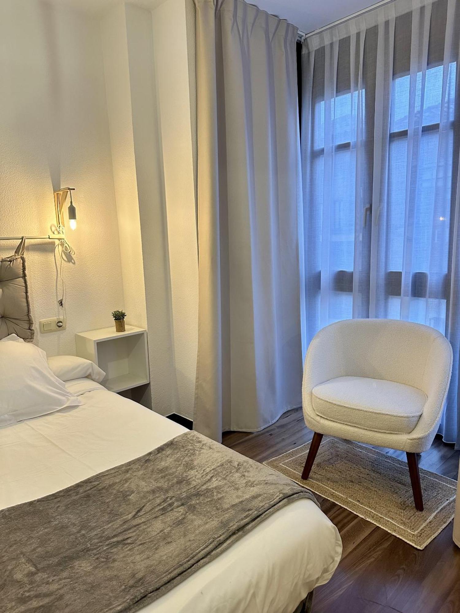Apartamentos Val De コミージャス エクステリア 写真