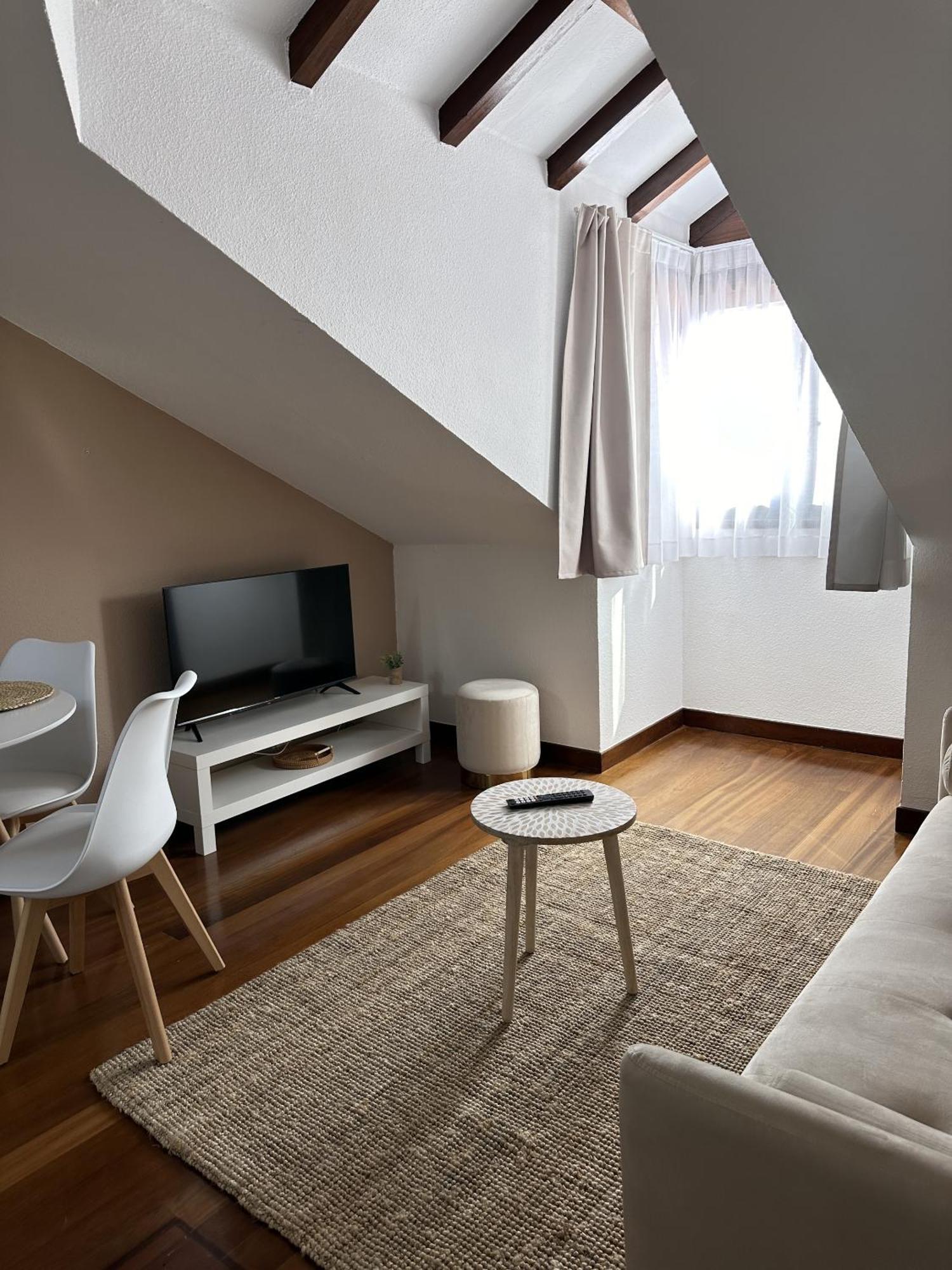 Apartamentos Val De コミージャス エクステリア 写真